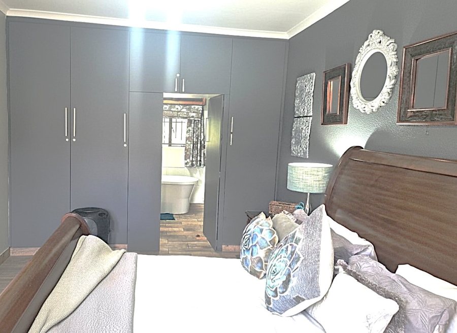 6 Bedroom Property for Sale in Dan Pienaar Free State